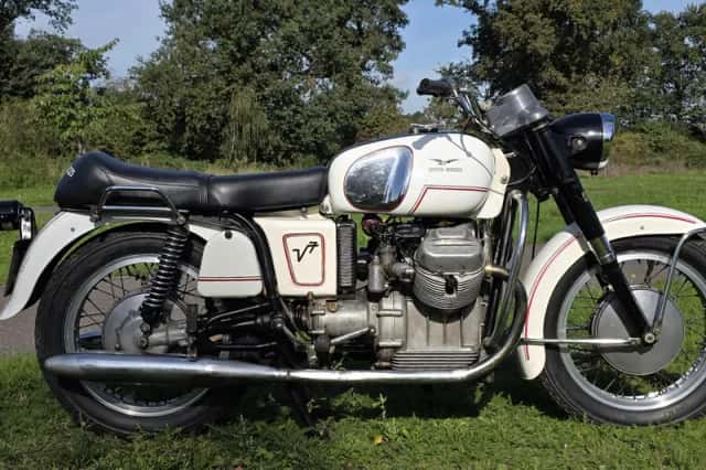 Moto Guzzi V7 (1968) thumbnail 1