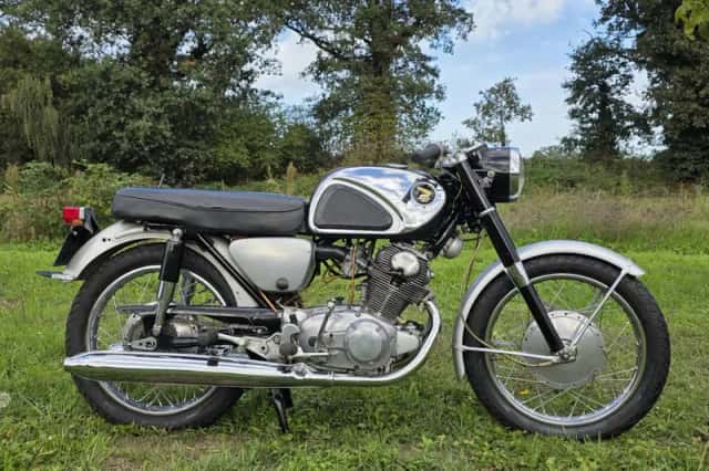 Honda CB72 250cc very original condition (1967) thumbnail 1