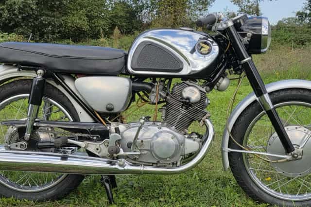 Honda CB72 250cc very original condition (1967) thumbnail 2