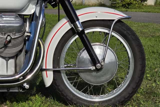 Moto Guzzi V7 Special (1969) thumbnail 4