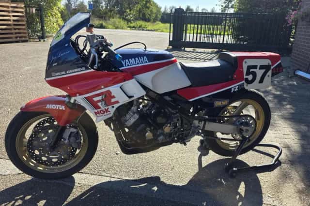 Yamaha FZ 750 (1987) thumbnail 2