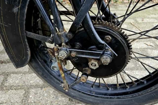 Rene Gillet 750cc V2 G in first paint (1940) thumbnail 3