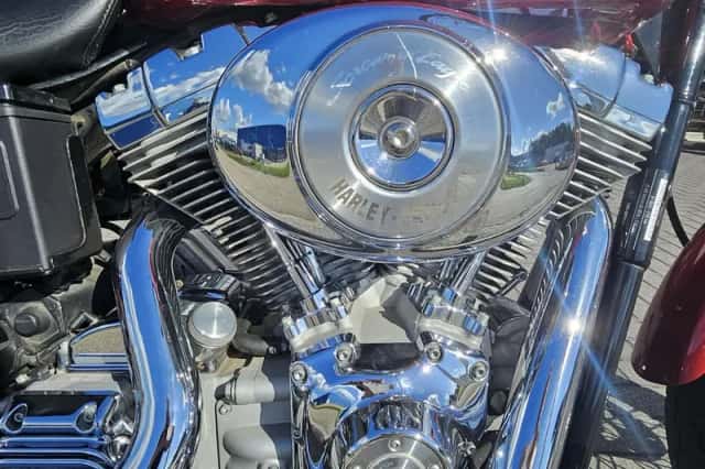 Harley-Davidson Super Glide Custom (2005) thumbnail 3