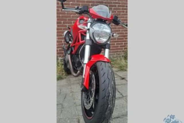 Ducati 796 Monster (2012) thumbnail 1