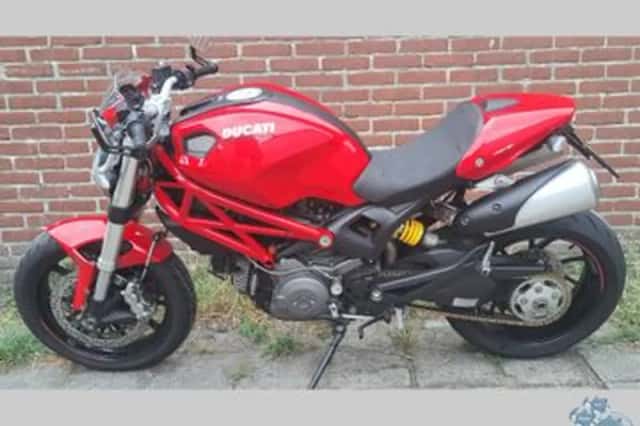 Ducati 796 Monster (2012) thumbnail 3