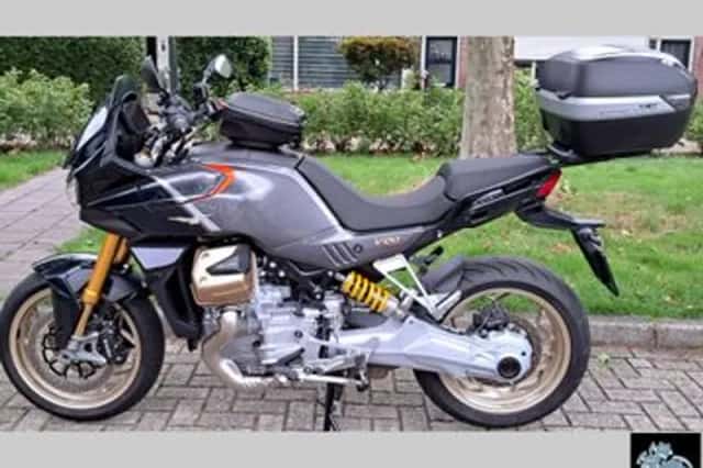 Moto Guzzi V100 Mandello S (2024) thumbnail 4