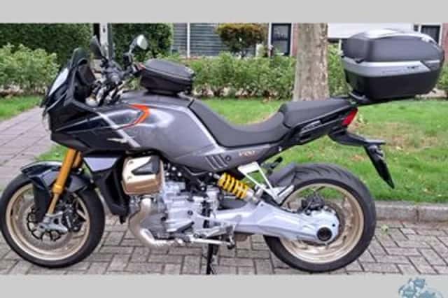 Moto Guzzi V100 Mandello S (2024) thumbnail 4