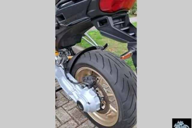 Moto Guzzi V100 Mandello S (2024) thumbnail 5