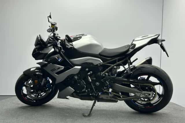 BMW M 1000 R (2026) thumbnail 5