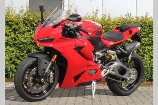Ducati Panigale V2 (2025) thumbnail 1