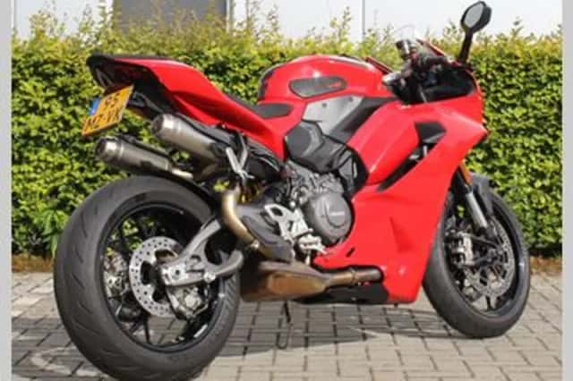 Ducati Panigale V2 (2025) thumbnail 5