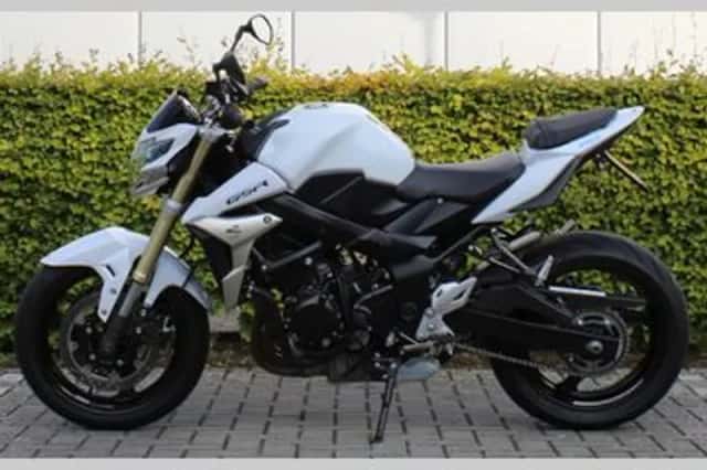 Suzuki GSR750 (2011) thumbnail 2