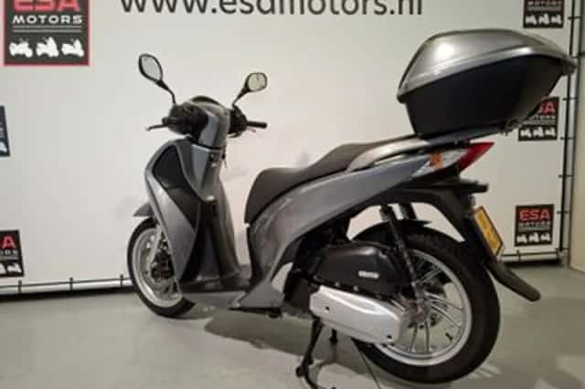 Honda SH 125I (2016) thumbnail 5