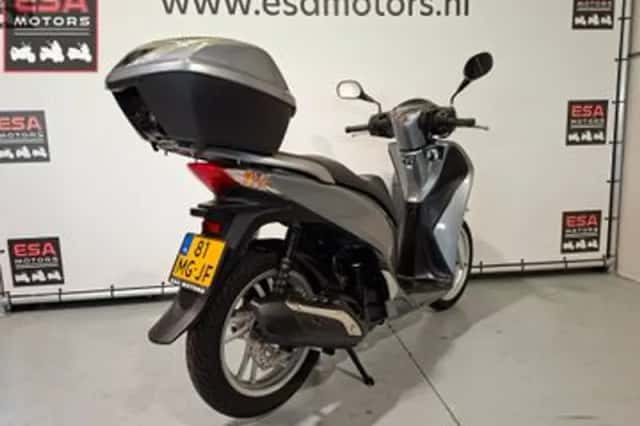 Honda SH 125I (2016) thumbnail 6