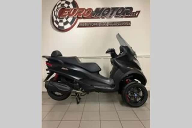 Vespa GTS 300 (2022) thumbnail 6