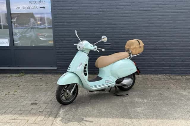 Piaggio GTS 300 Super (2020) thumbnail 1