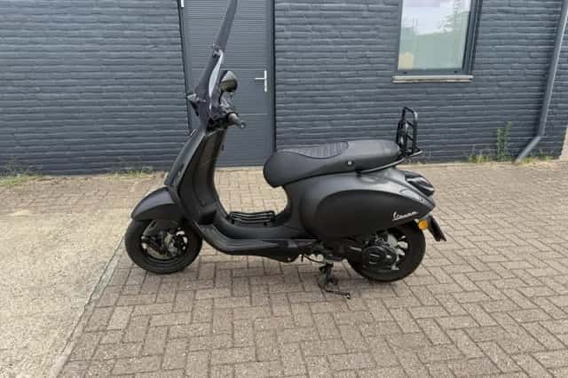 Vespa Sprint (2018) thumbnail 2