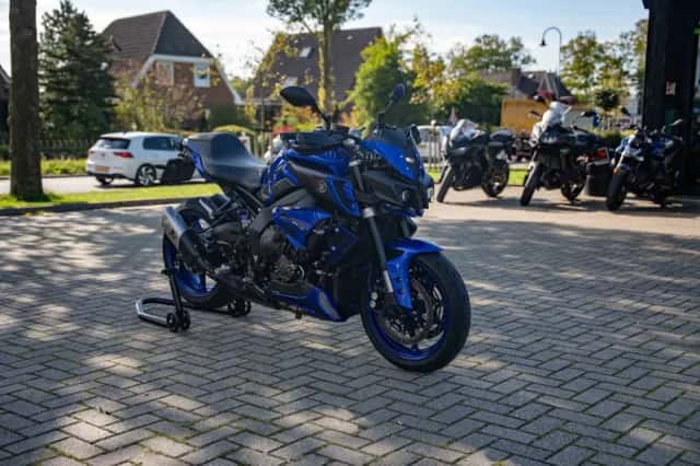 Yamaha MT-10 (2018) thumbnail 2