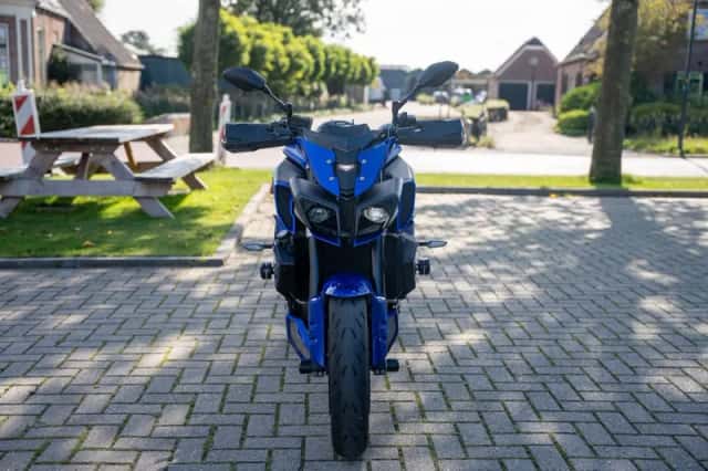 Yamaha MT-10 (2018) thumbnail 3