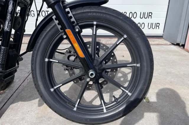 Harley-Davidson Sportster 883 (2017) thumbnail 2