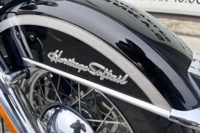 Harley-Davidson Heritage Softail Classic (2003) thumbnail 3