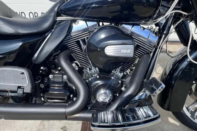 Harley-Davidson Street Glide 103 (2015) thumbnail 4
