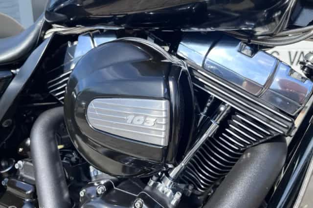 Harley-Davidson Street Glide 103 (2015) thumbnail 5