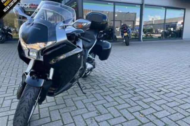 Honda VFR1200FD (2011) thumbnail 2