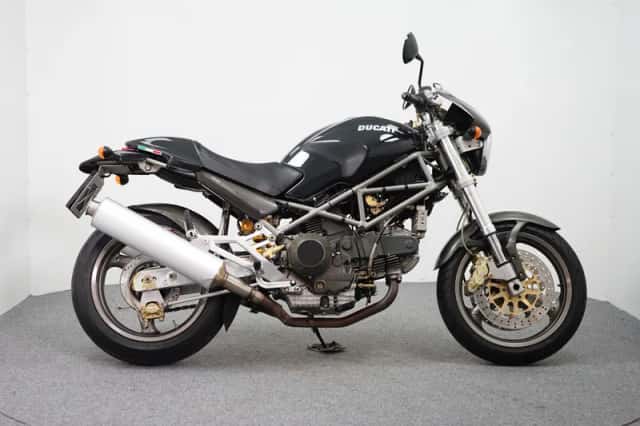 Ducati Monster 900 (2000) thumbnail 1