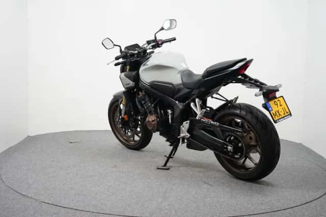 Honda CB650R (2025) thumbnail 6