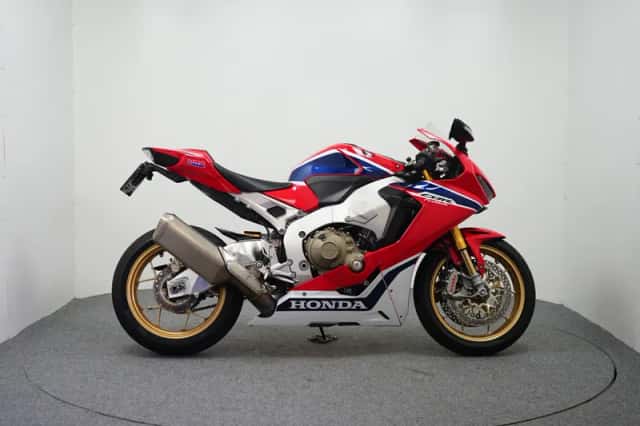 Honda CBR1000RR (2018) thumbnail 1