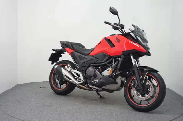 Honda NC750X (2025) thumbnail 2