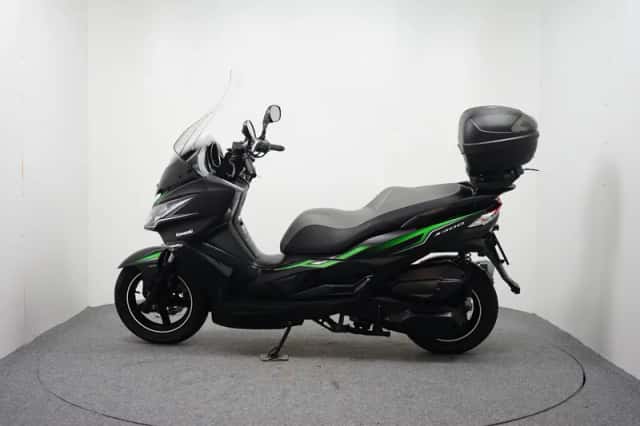 Kawasaki J 300 (2020) thumbnail 5