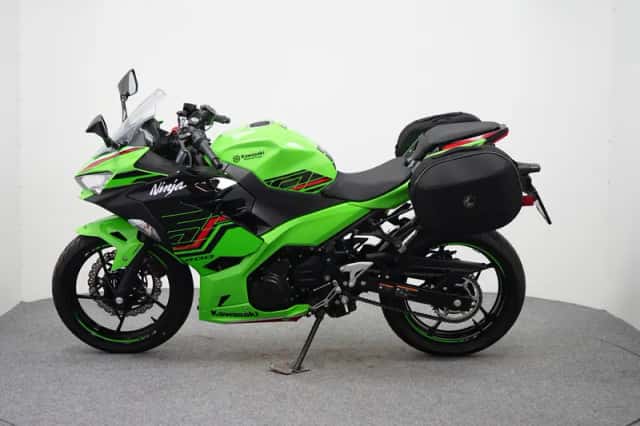 Kawasaki Ninja 400 (2023) thumbnail 5