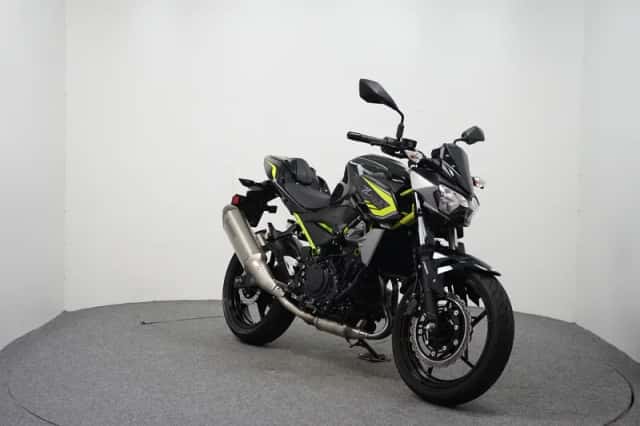 Kawasaki Z400 (2021) thumbnail 2