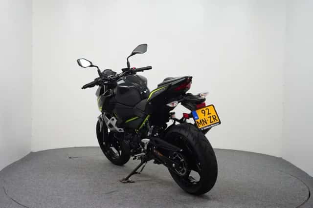 Kawasaki Z400 (2021) thumbnail 6