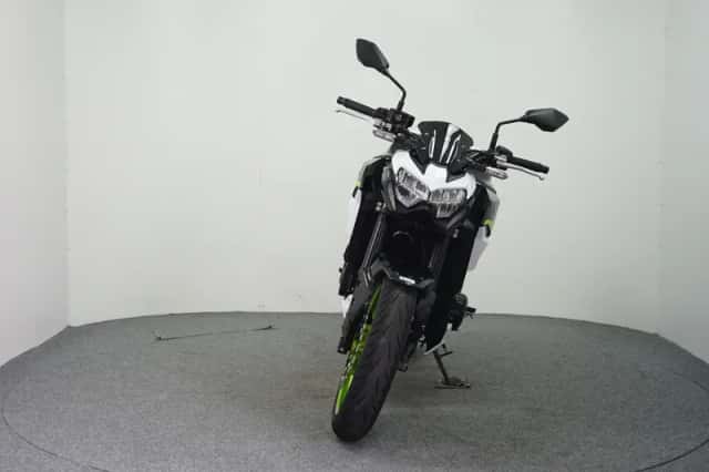 Kawasaki Z900 (2021) thumbnail 3