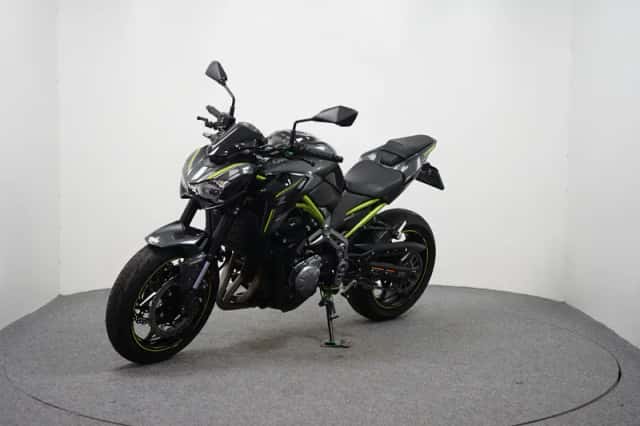 Kawasaki Z900 (2018) thumbnail 4