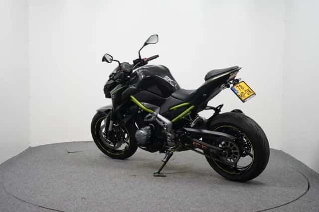 Kawasaki Z900 (2018) thumbnail 6