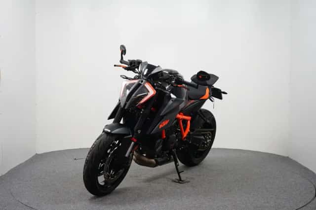 KTM 1290 Super Duke (2021) thumbnail 4