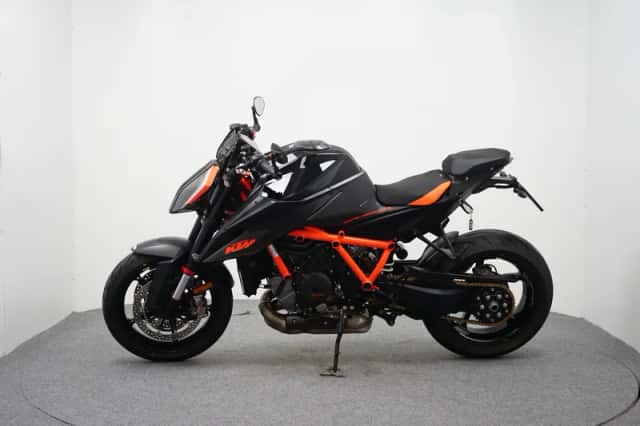 KTM 1290 Super Duke (2021) thumbnail 5
