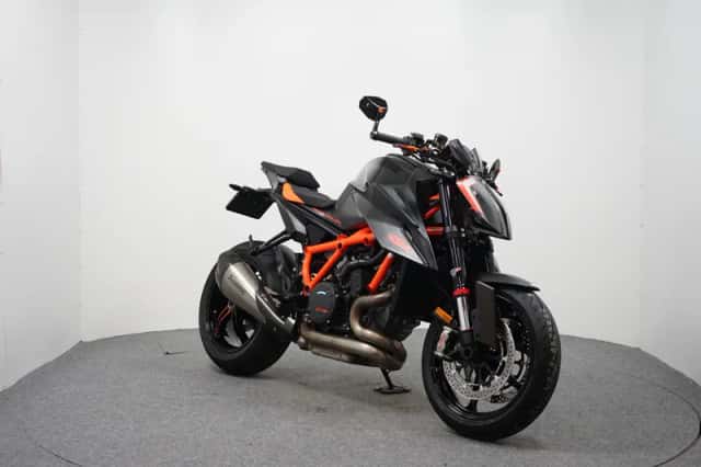 KTM 1290 Super Duke R (2021) thumbnail 2