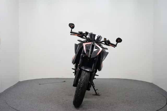 KTM 1290 Super Duke R (2021) thumbnail 3