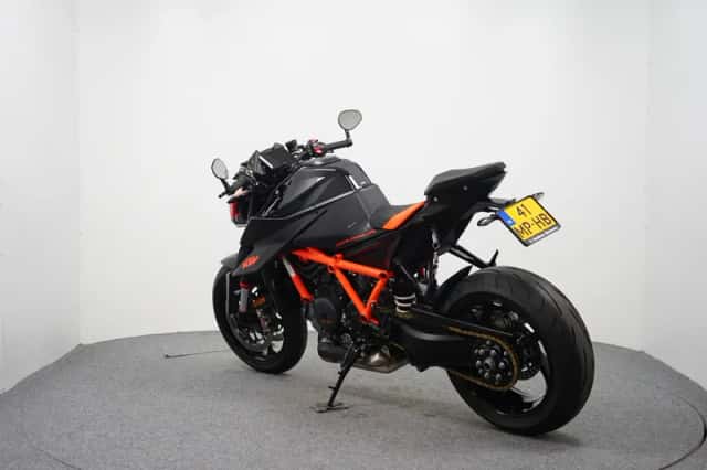 KTM 1290 Super Duke R (2021) thumbnail 6