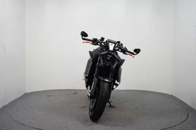 KTM 1390 Super Duke R (2025) thumbnail 3