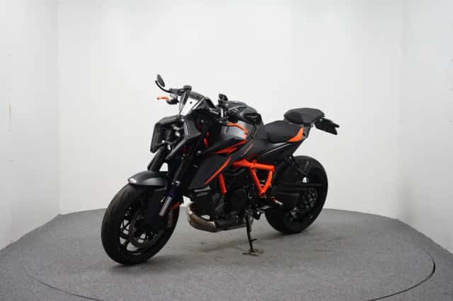 KTM 1390 Super Duke R (2025) thumbnail 4