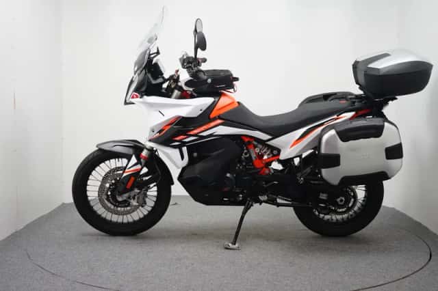 KTM 890 Adventure (2022) thumbnail 5