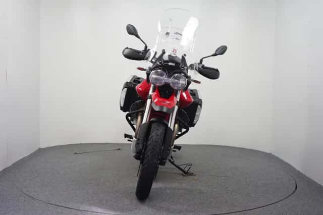 Moto Guzzi V85 TT (2019) thumbnail 3