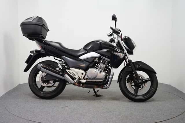 Suzuki GW 250 (2015) thumbnail 1