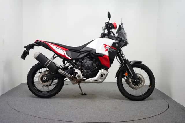 Triumph Tiger 800 XRX (2015) thumbnail 1